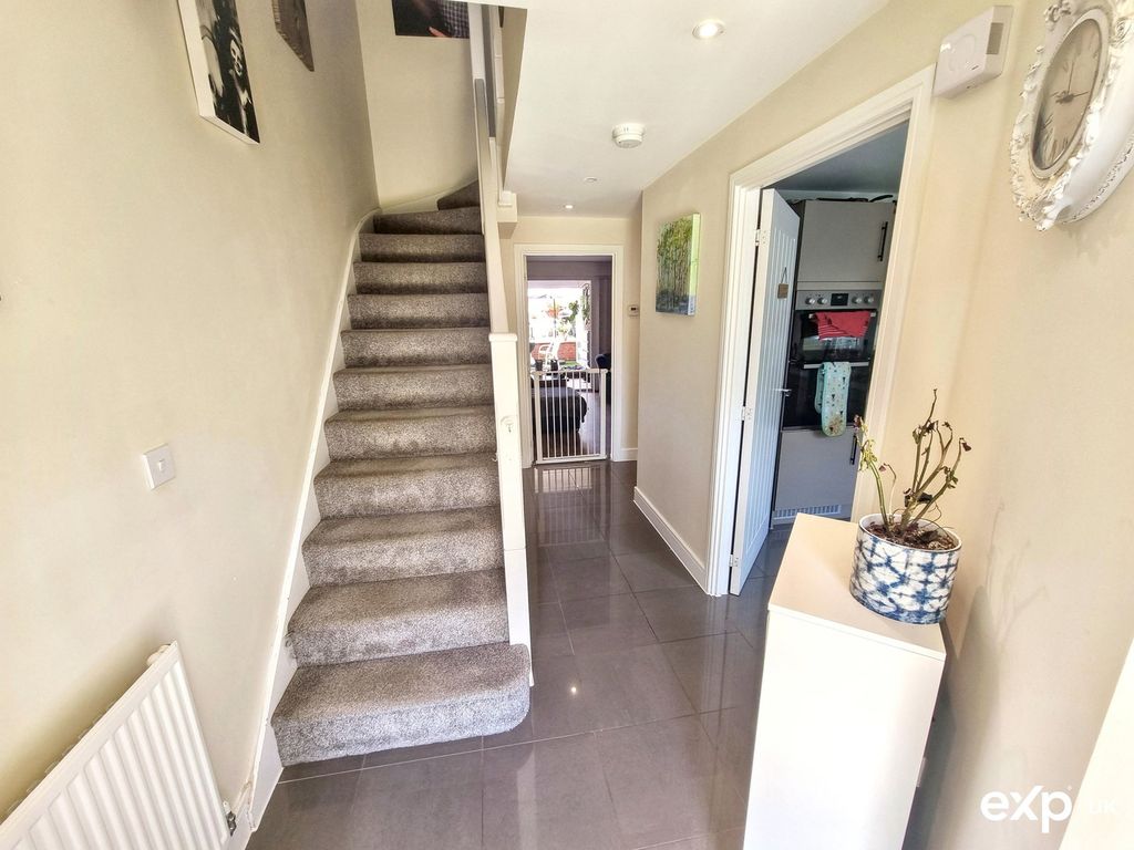 Property photo 3 of 22