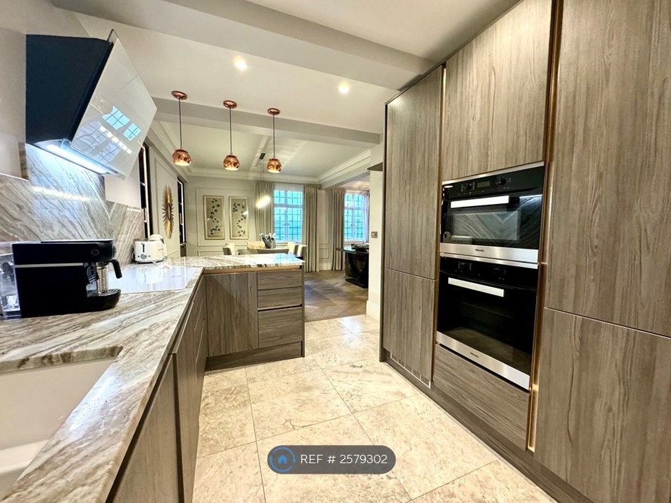 Property photo 1 of 35