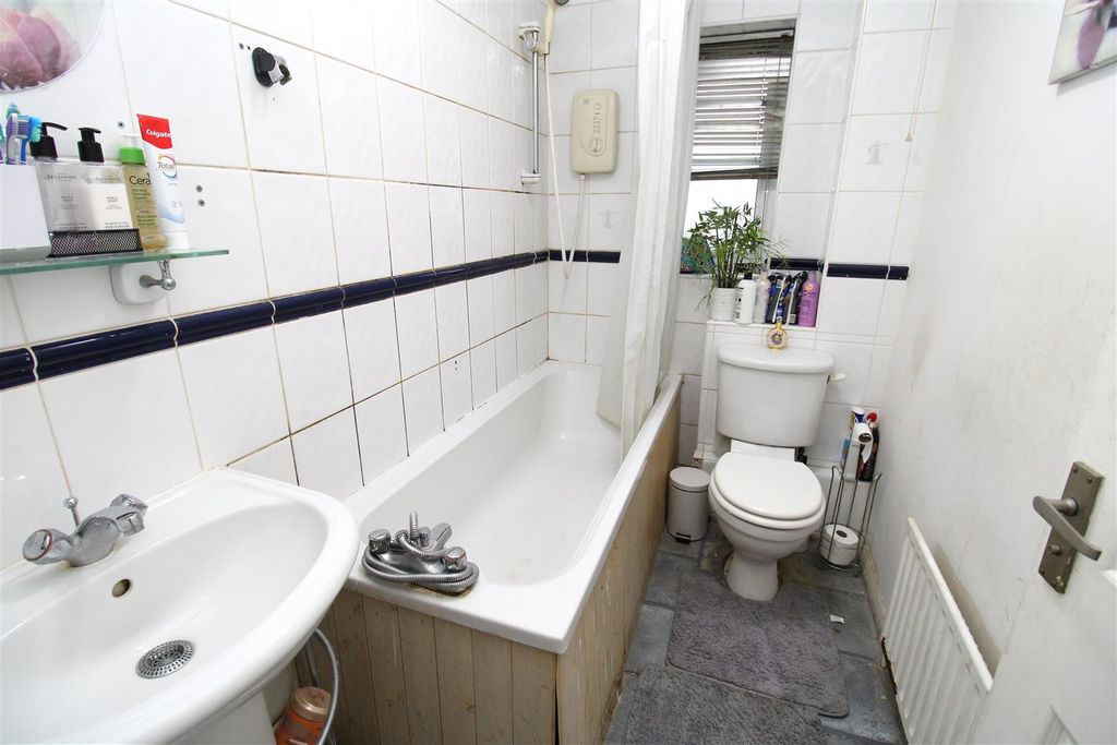 Property photo 3 of 17 Img_1848.Jpg