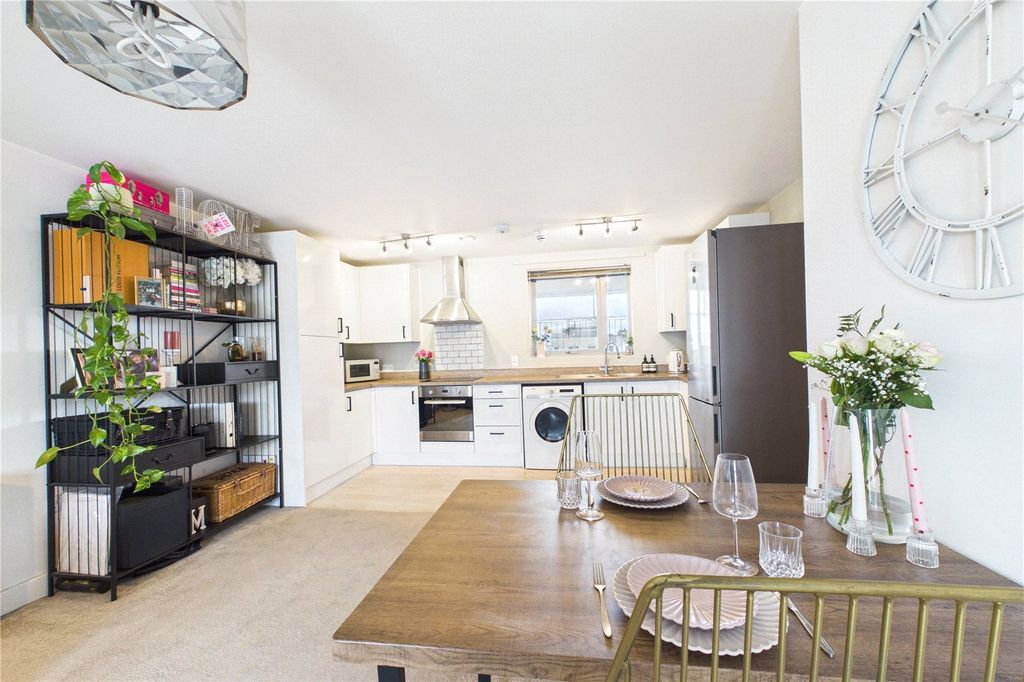 Property photo 3 of 12 Picture No. 06