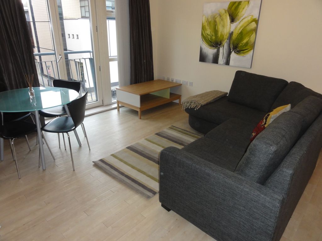 Property photo 2 of 7 Photo 02