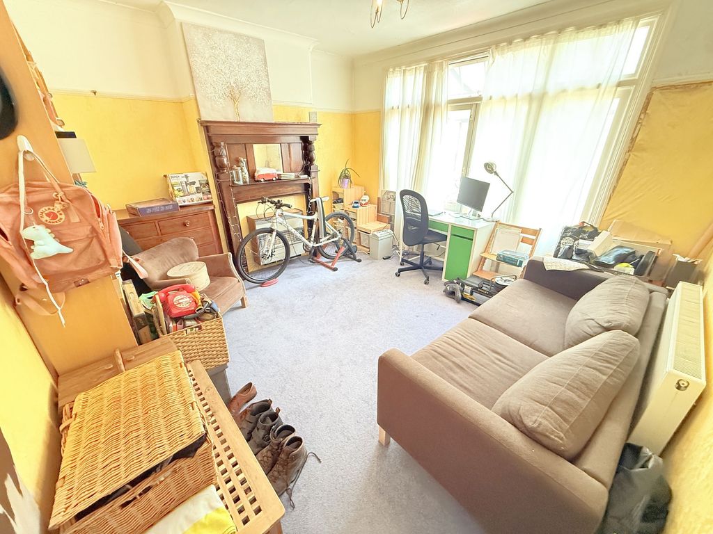 Property photo 3 of 13