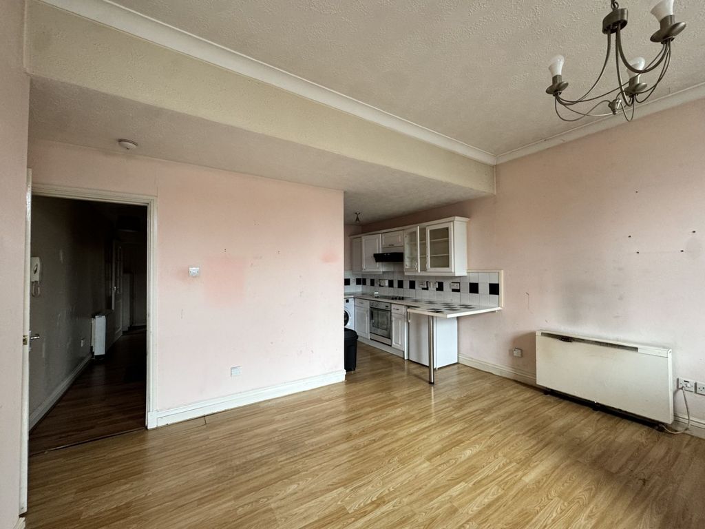 Property photo 3 of 6 Lounge To Kitchen