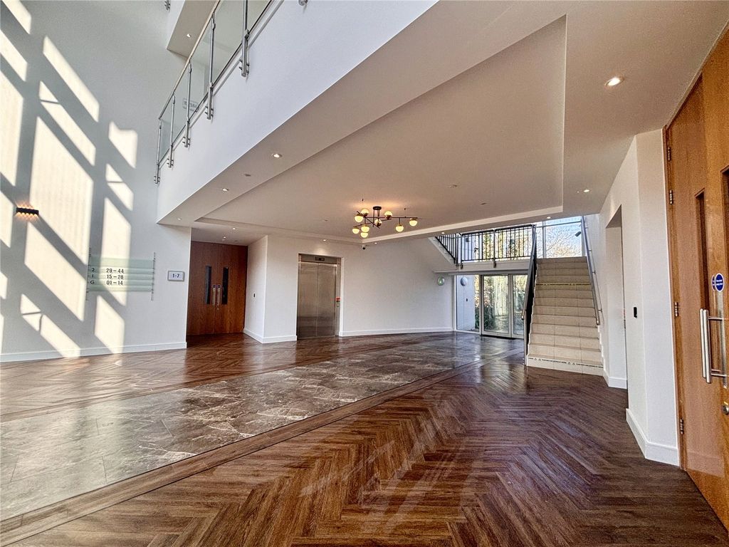 Property photo 3 of 27 Picture No. 02