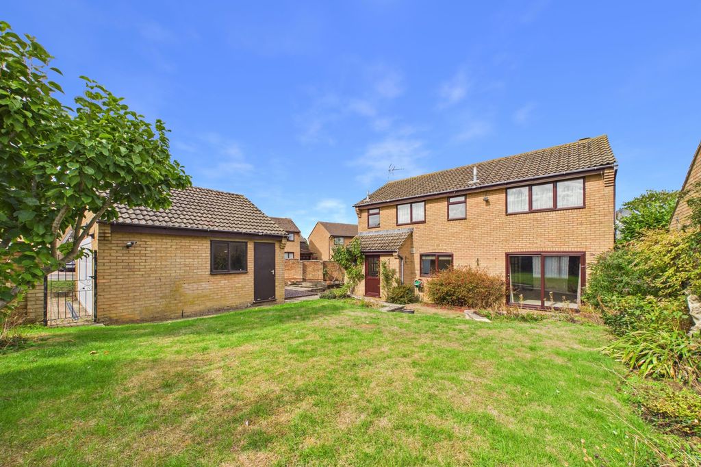 Property photo 2 of 23