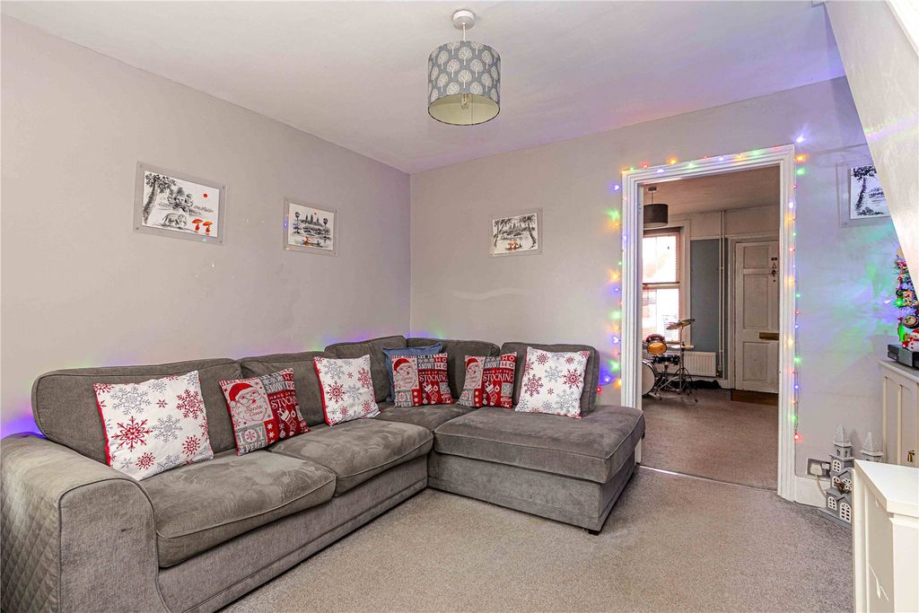 Property photo 3 of 14 Picture No. 06