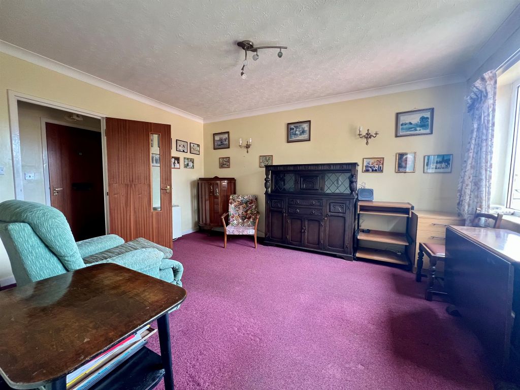 Property photo 2 of 8