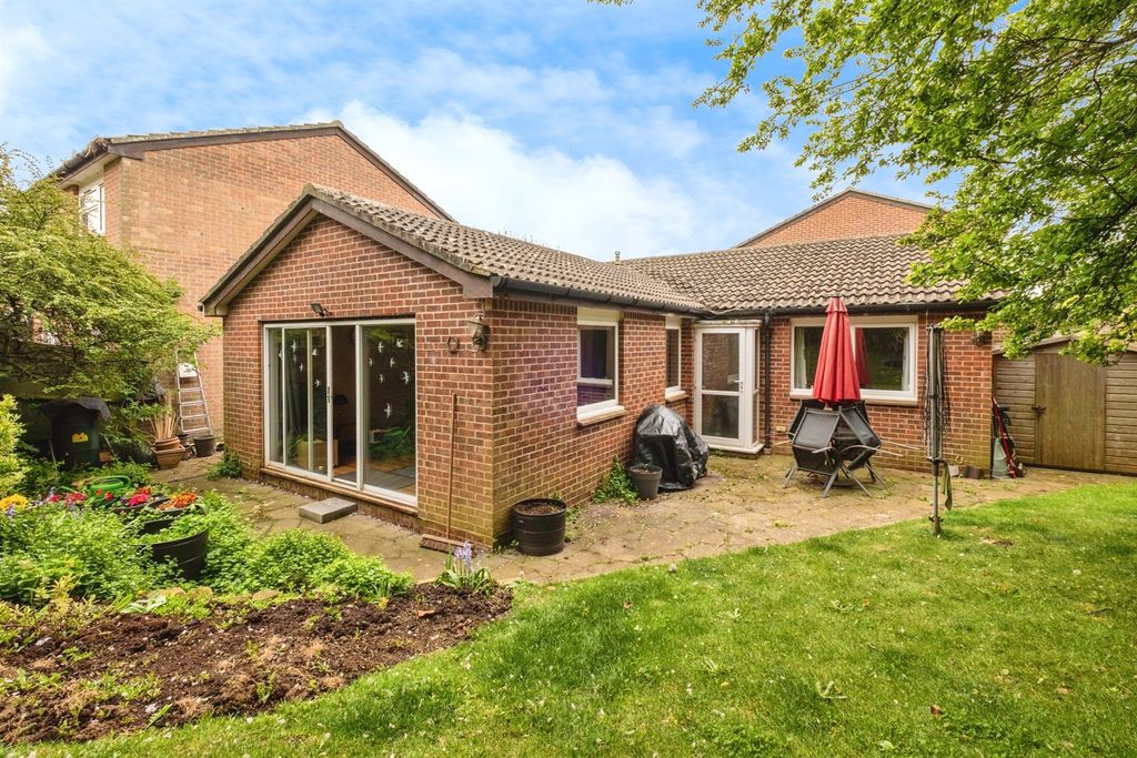 Property photo 1 of 17