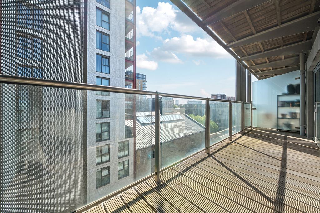 Property photo 2 of 16 Balcony