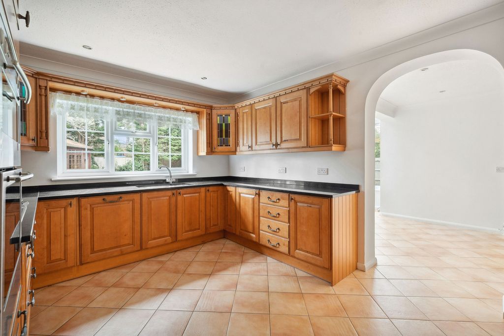 Property photo 1 of 30