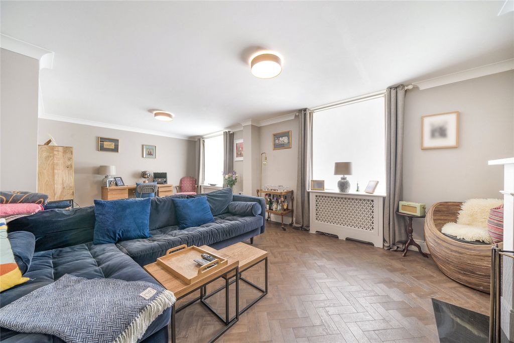 Property photo 3 of 27 Picture No. 14