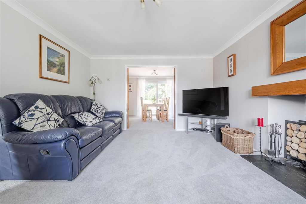Property photo 1 of 17 Sitting Room
