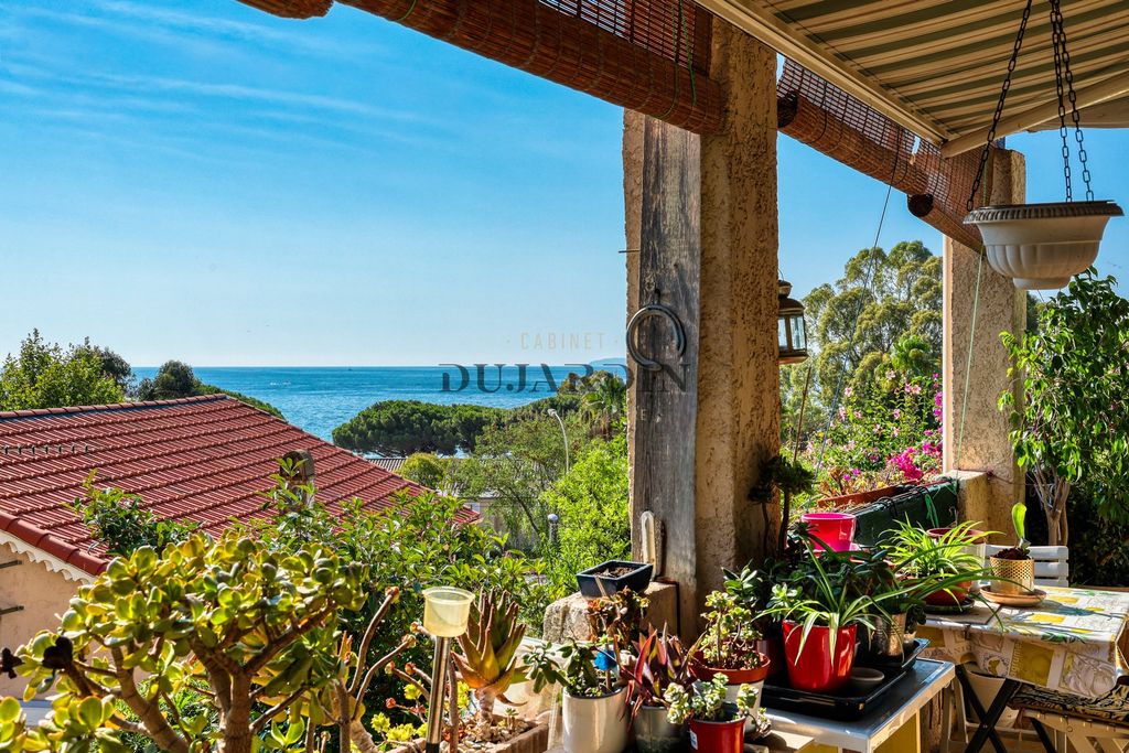 Property photo 1 of 6 Villa In Bare Ownership With Sea View
