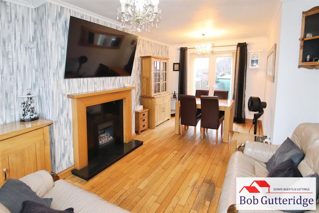 Property photo 2 of 22 Through Lounge / Diner