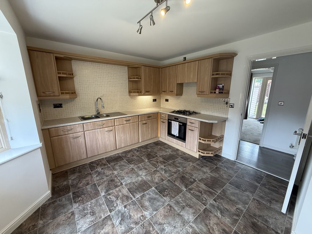 Property photo 3 of 17 Img_1059
