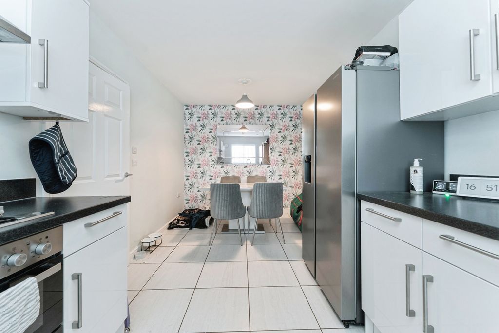 Property photo 3 of 21 Pbox-Img.Jpg