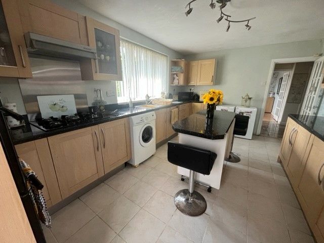 Property photo 2 of 23