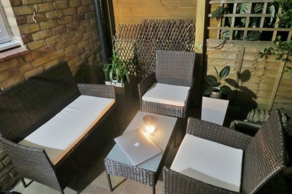 Property photo 2 of 8