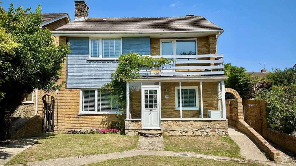 Property photo 2 of 28