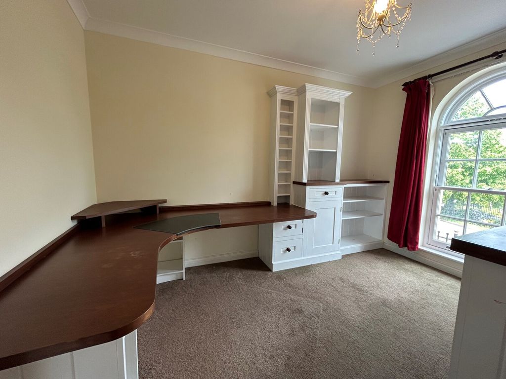 Property photo 2 of 10 Picture No. 03