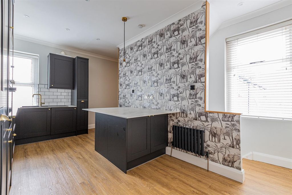 Property photo 3 of 15 Talbot Street 34B-2.Jpg