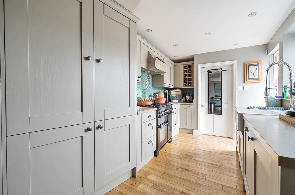 Property photo 2 of 13 Kitchen