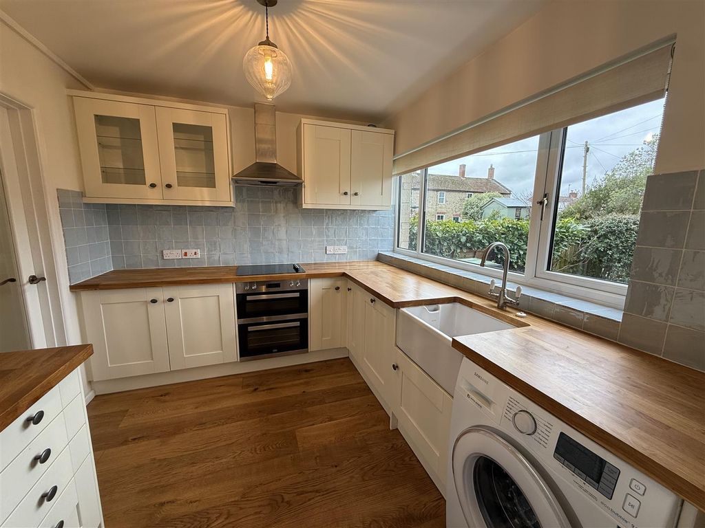 Property photo 2 of 15 Kitchen