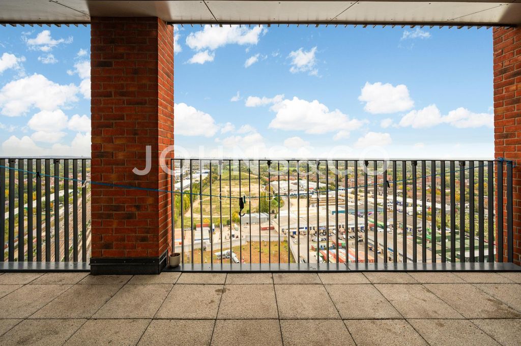 Property photo 2 of 8