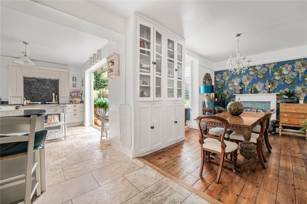 Property photo 2 of 26 Picture No. 11