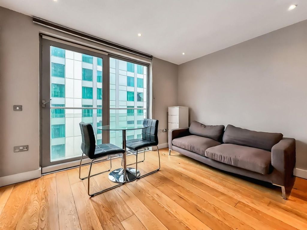 Property photo 3 of 16 Living Space