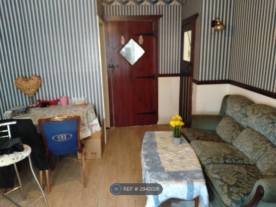 Property photo 2 of 3