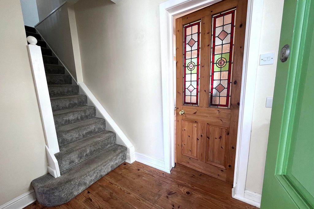 Property photo 2 of 20