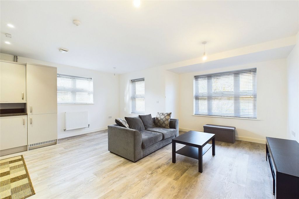 Property photo 2 of 11 Picture No. 12