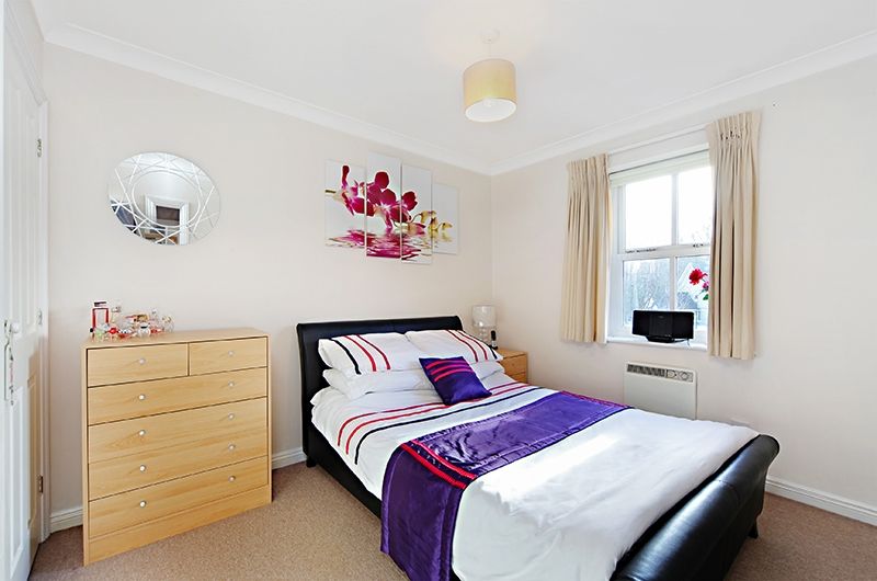 Property photo 2 of 9 Bed.Jpg