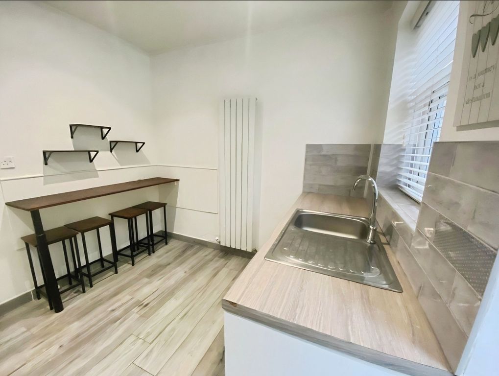 Property photo 3 of 19 4635184