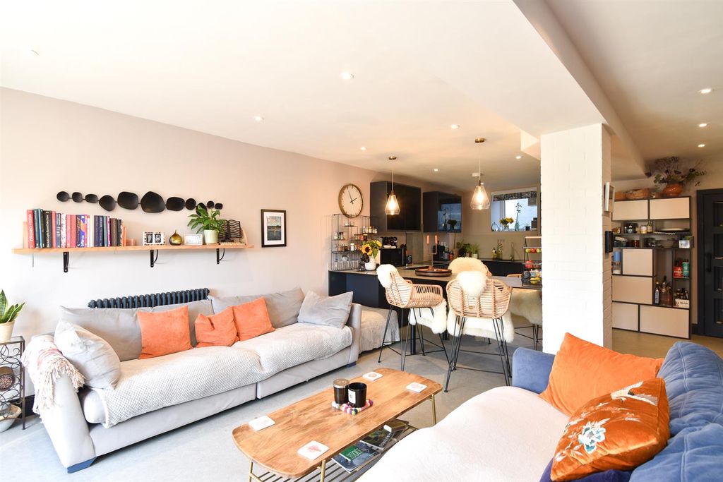 Property photo 1 of 27 Open Plan Living