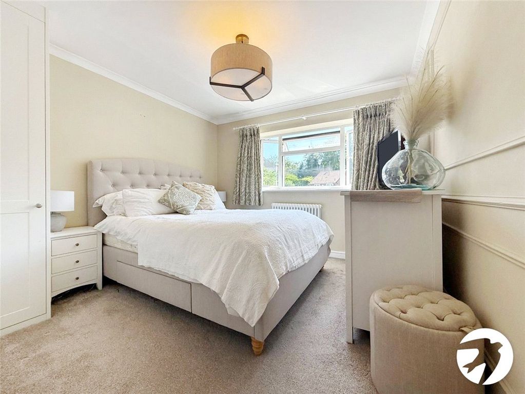 Property photo 3 of 16 Master Bedroom