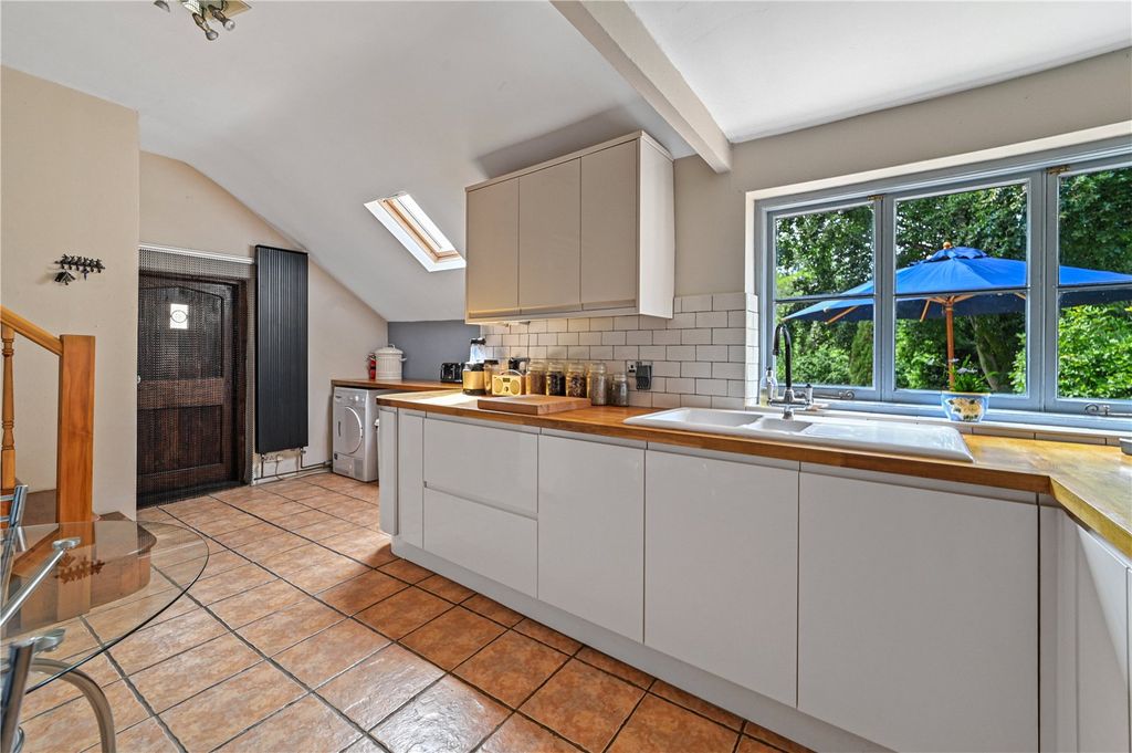 Property photo 3 of 23 Kitchen