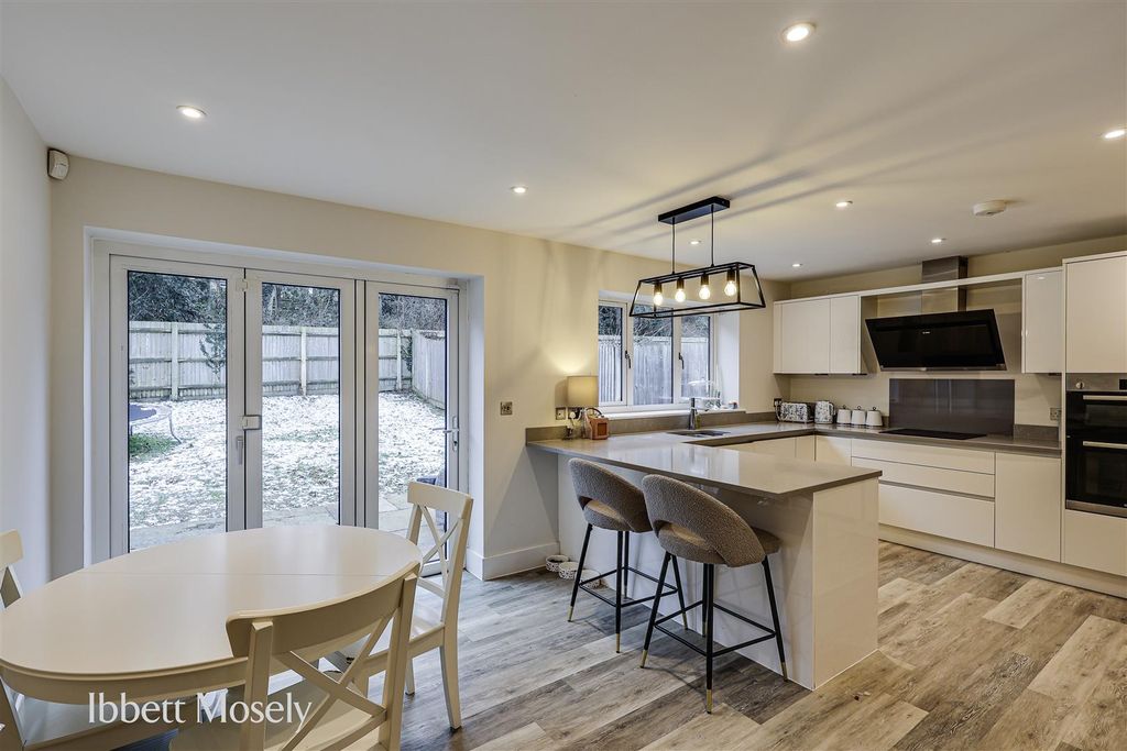 Property photo 2 of 13 12 Kitchen Breakfast Room.Jpg
