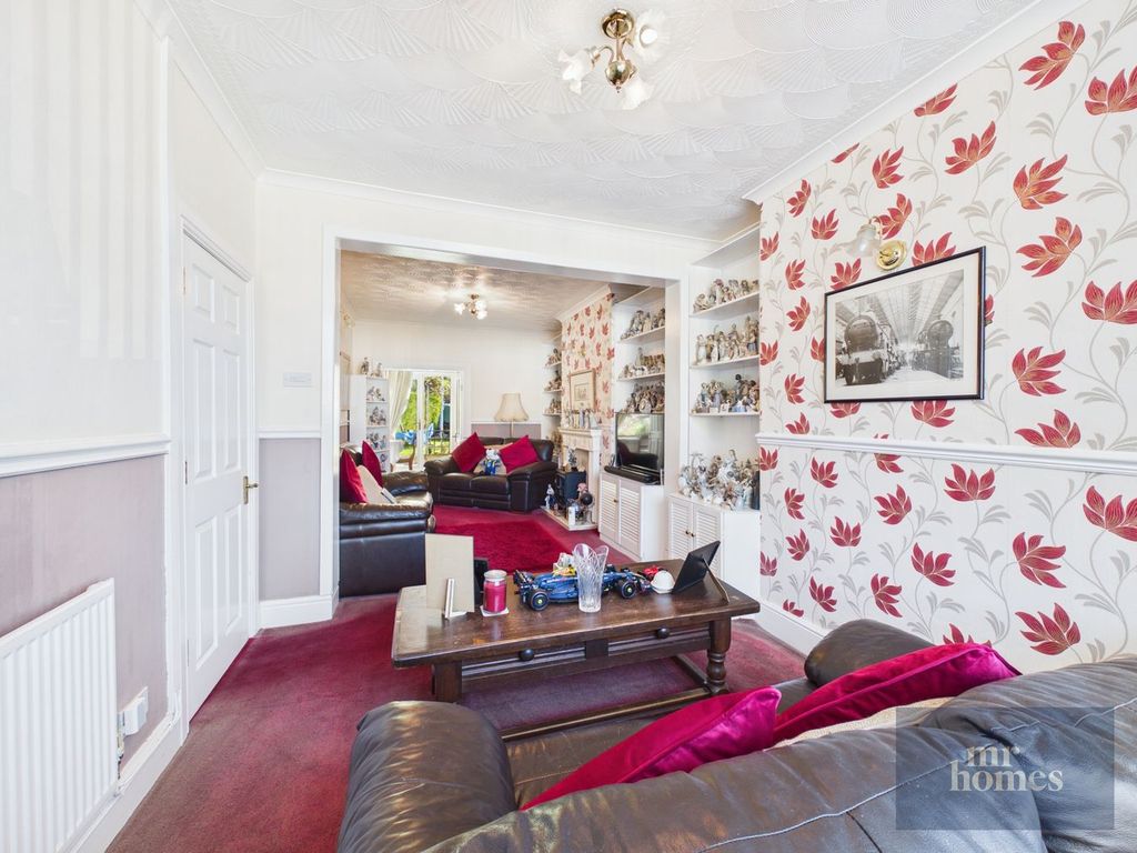 Property photo 2 of 36