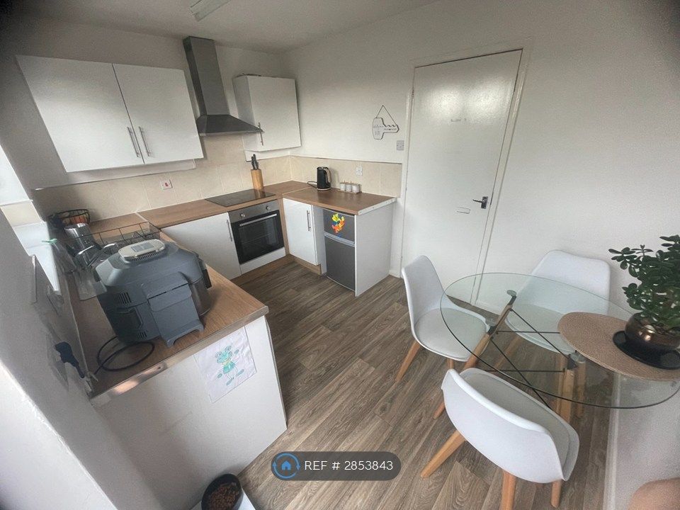 Property photo 3 of 34