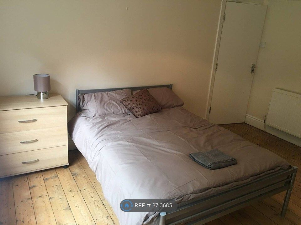 Property photo 2 of 33