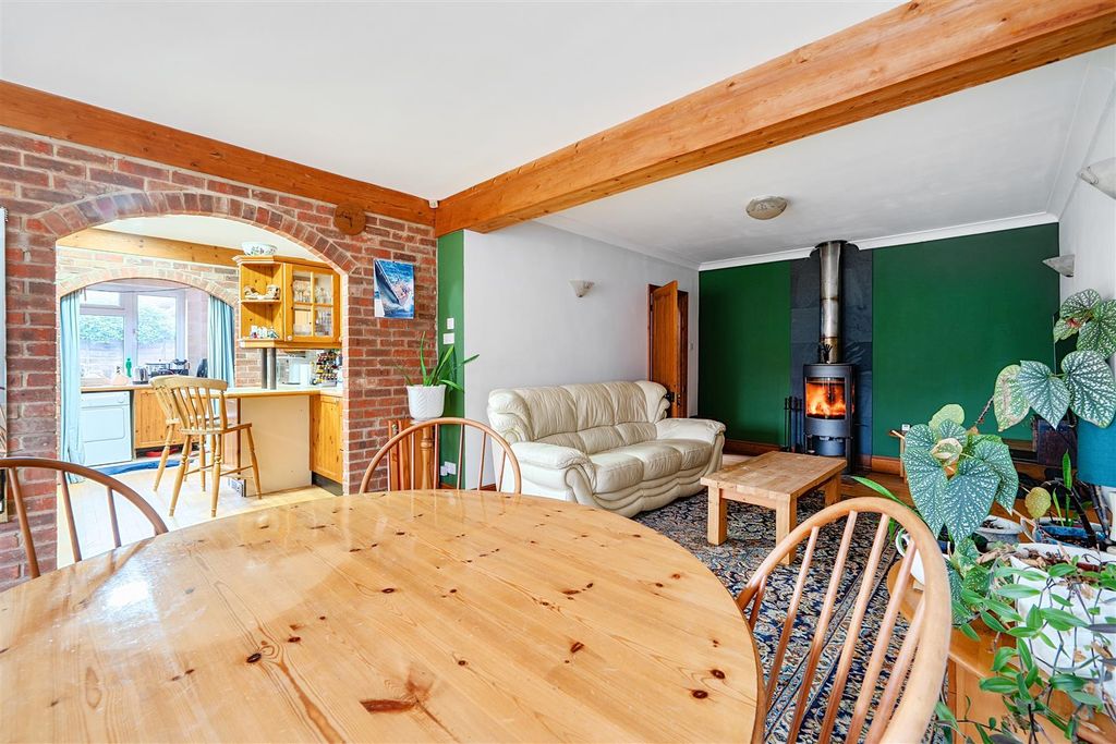 Property photo 2 of 21