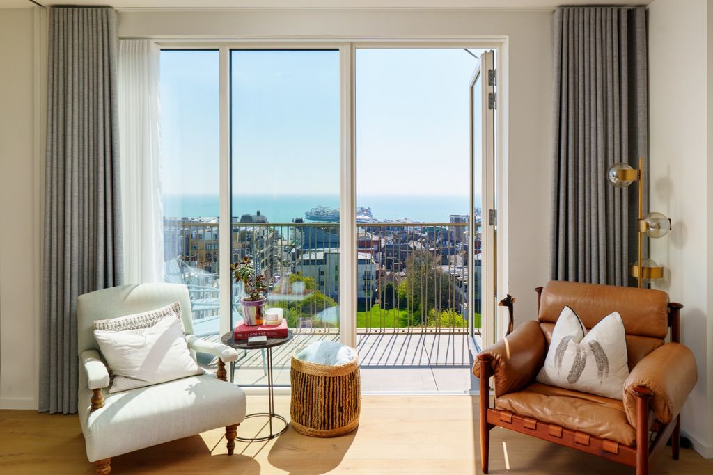 Property photo 3 of 20 4161495