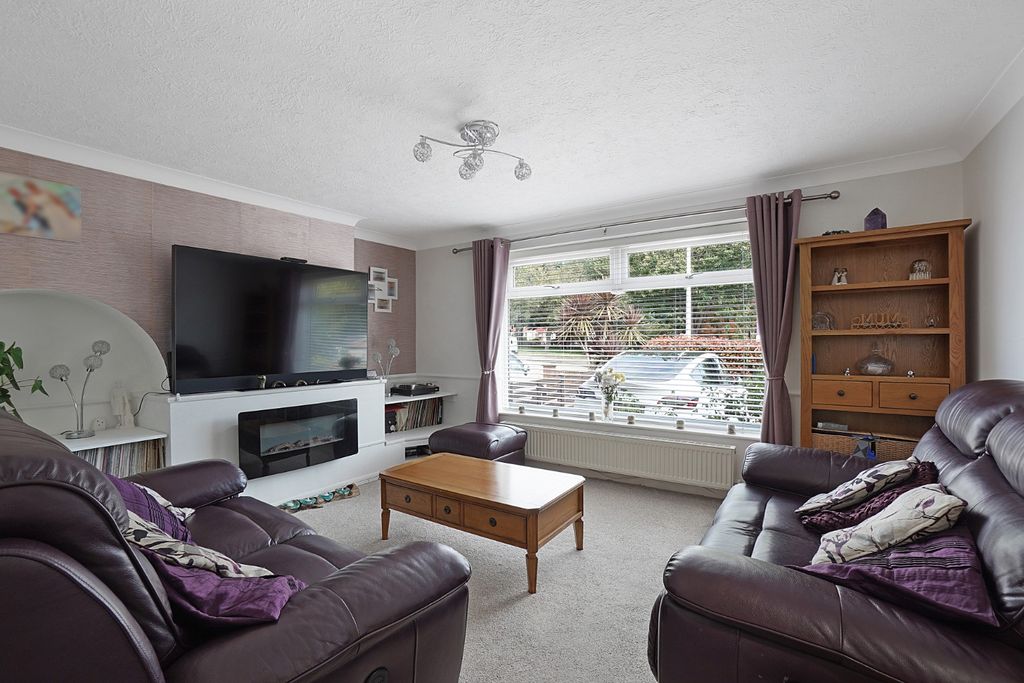 Property photo 2 of 17 4322014
