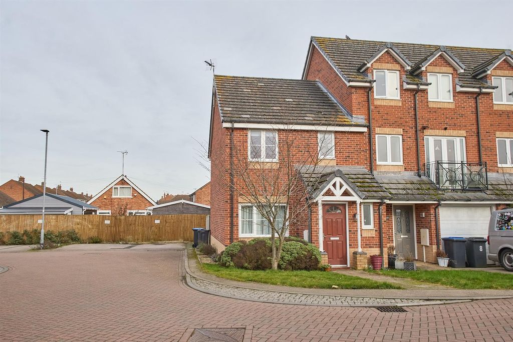 Property photo 1 of 10 St Francis Close Hk.Jpg