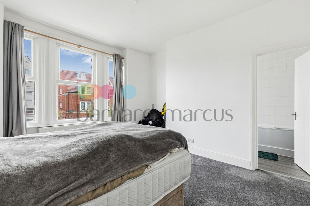 Property photo 3 of 9 Bedroom