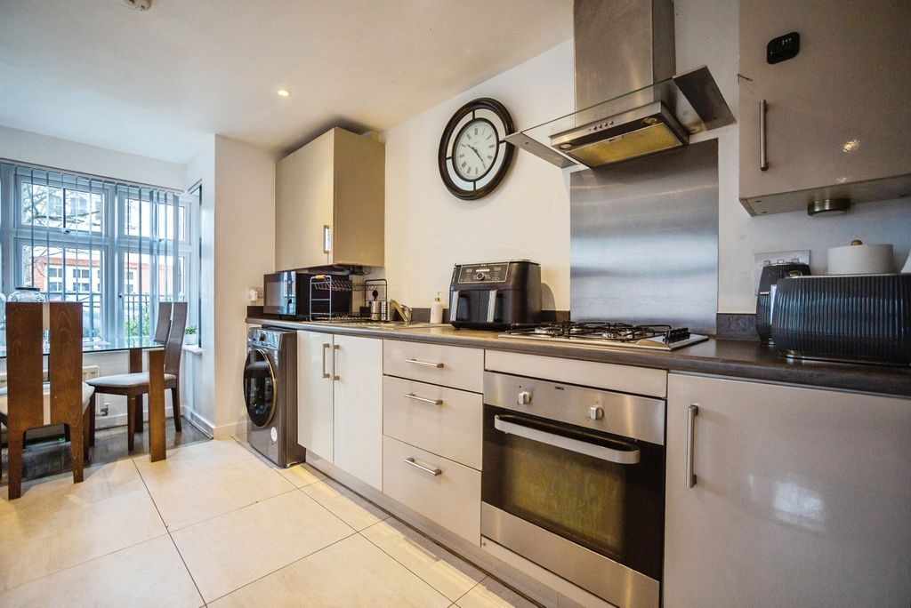 Property photo 3 of 14 Photo