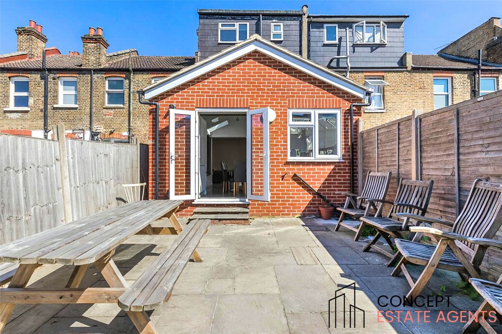 Property photo 2 of 10