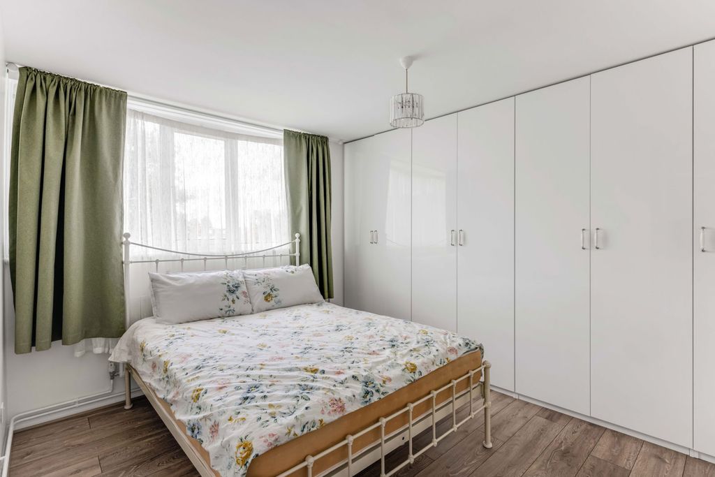 Property photo 3 of 22